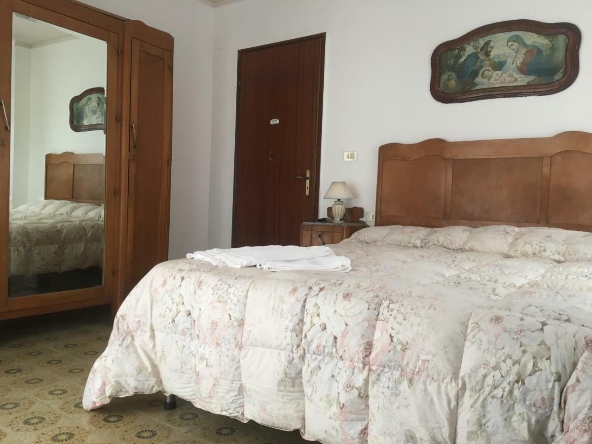Casa Salvaggio Hotel Grotte  Kültér fotó